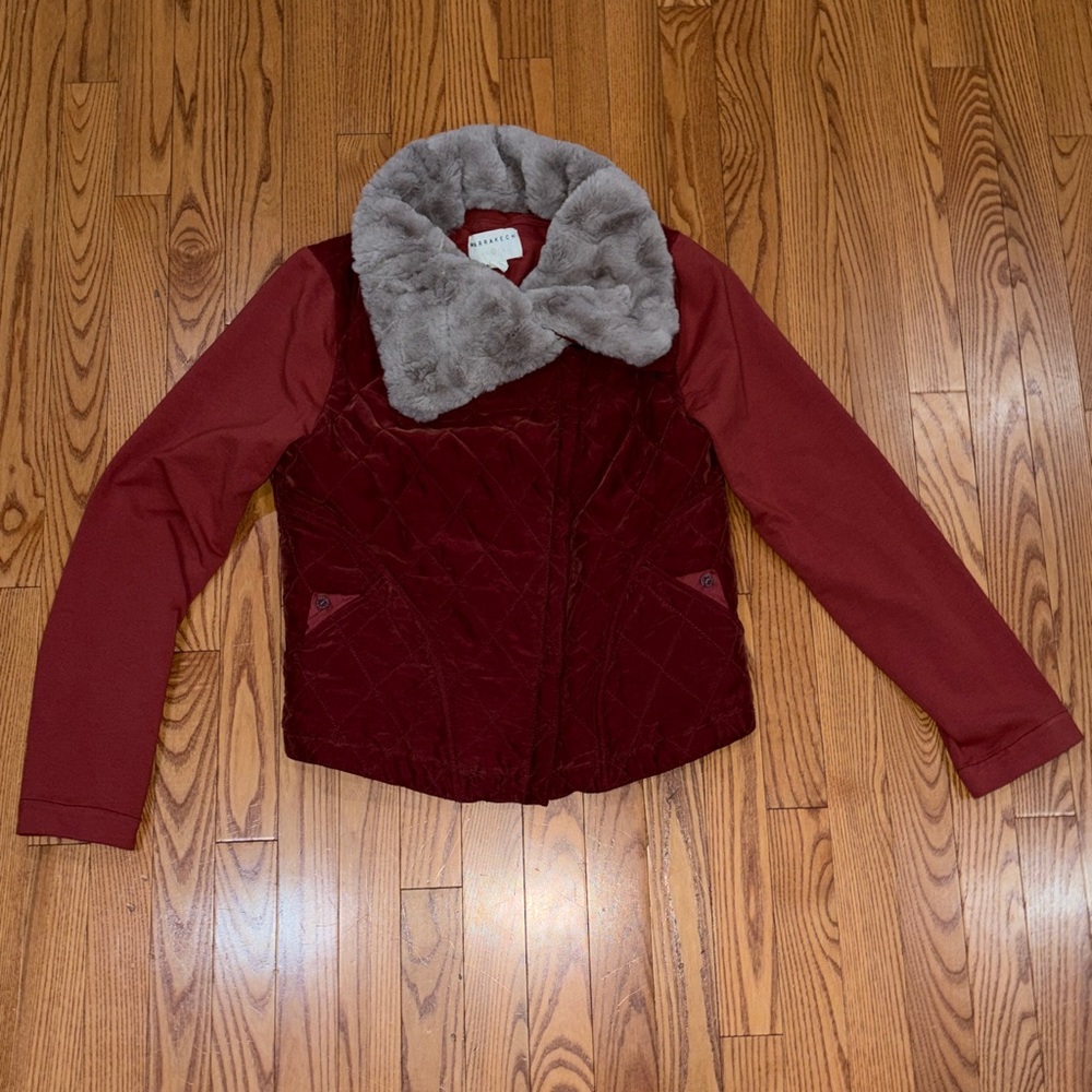 Women's Burgundy Quilted Jacket with Faux Fur Collar